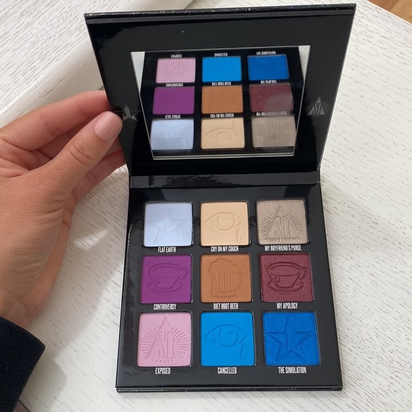 NWT Mini Controversy Eyeshadow Palette - Picture 2 of 8